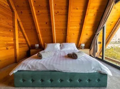 シャレー Tramonto ペトロヴァラディン